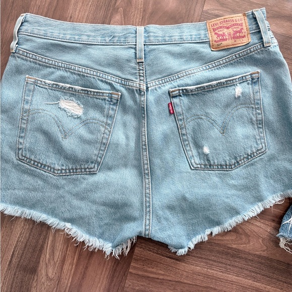 Two Levi's 501 cut-off shorts - Picture 8 of 14